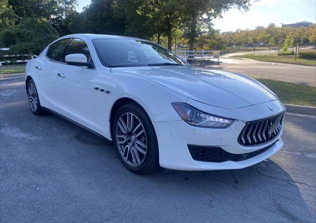 Imagine Maserati Ghibli V6 3.0 Navi, Automatik, Leder, Kamera