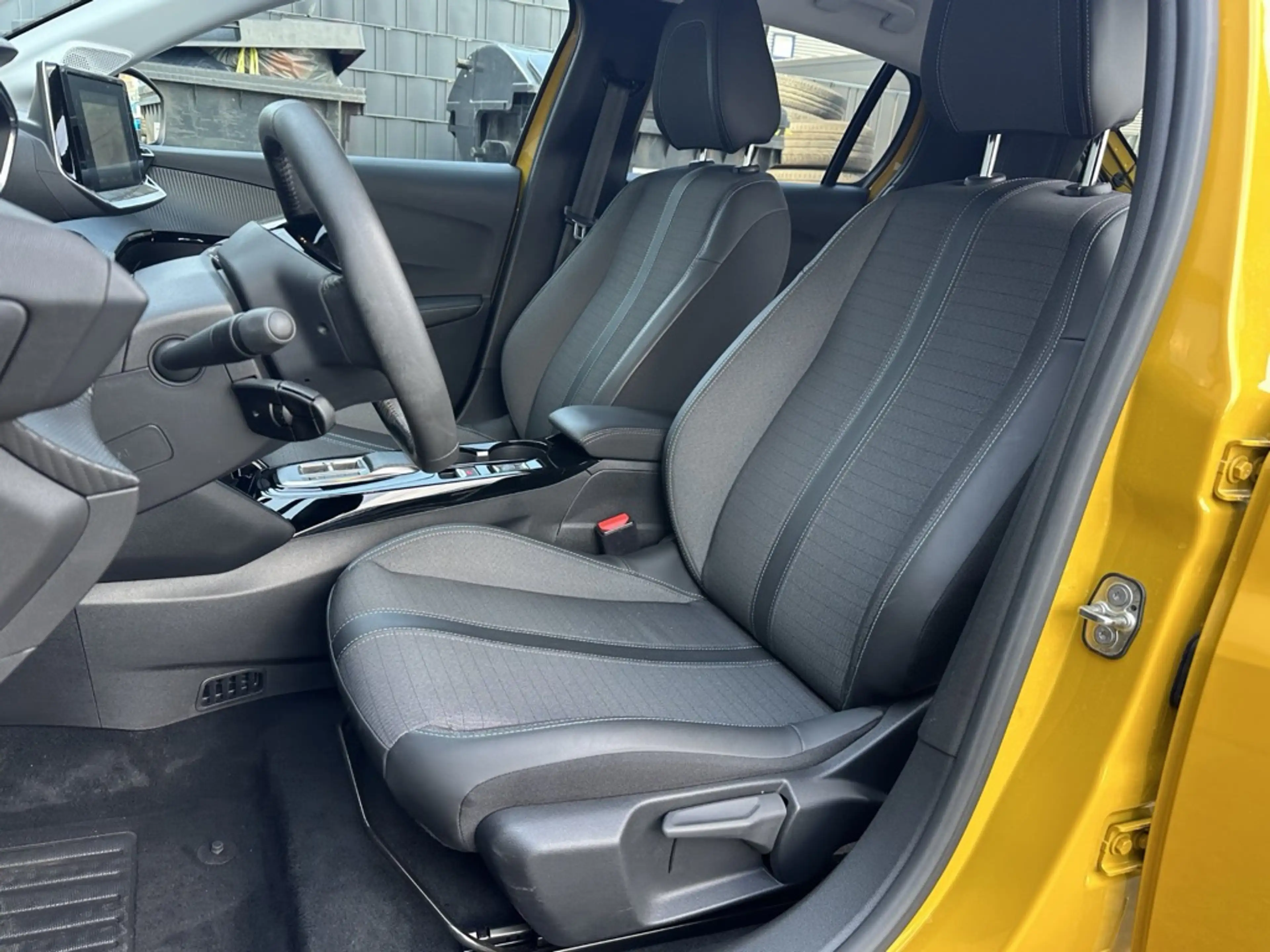 Peugeot 208 Elektro 136 Allure NAV+LED+PDC+CARPLAY+DAB+16ZO — photo 12