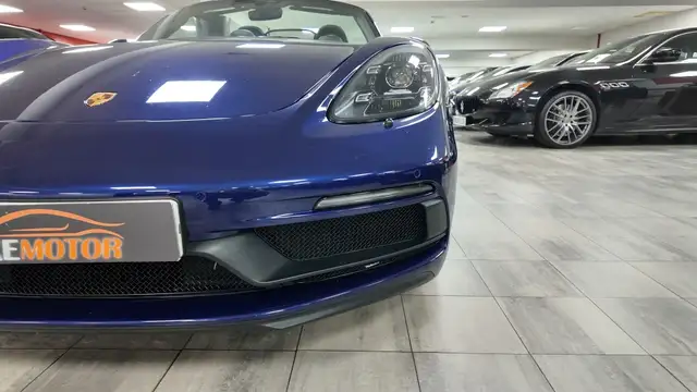 Porsche Boxster view 9