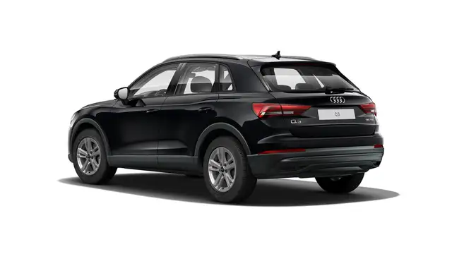 Audi Q3 view 3