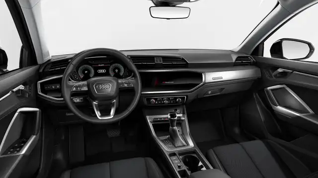 Audi Q3 view 9