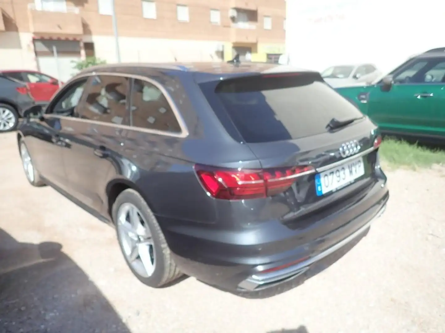 Audi A4 Avant 35 TDI Advanced S tronic 120kW Gris - 2