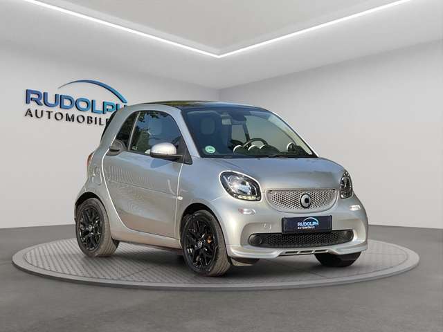 Imagine smart forTwo AUTOMATIK NAVI PANORAMA KLIMA SITZHEIZ. GARANTIE