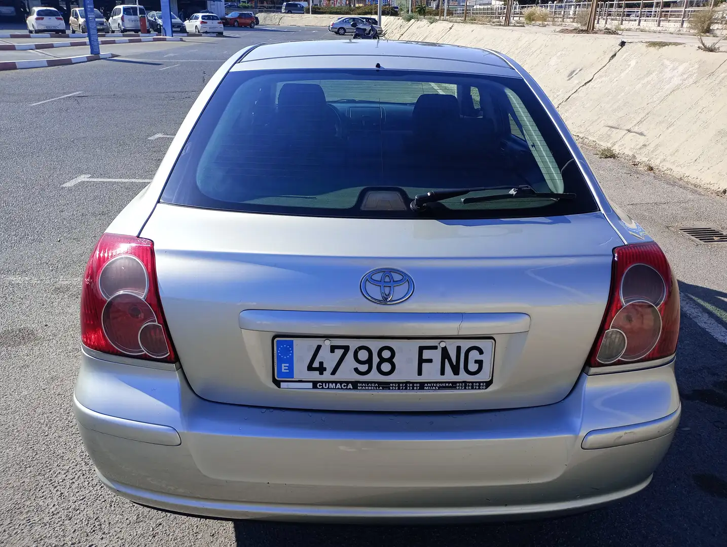 Toyota Avensis Avensis Wagon 2.0D-4D Sol Sol Plateado - 2