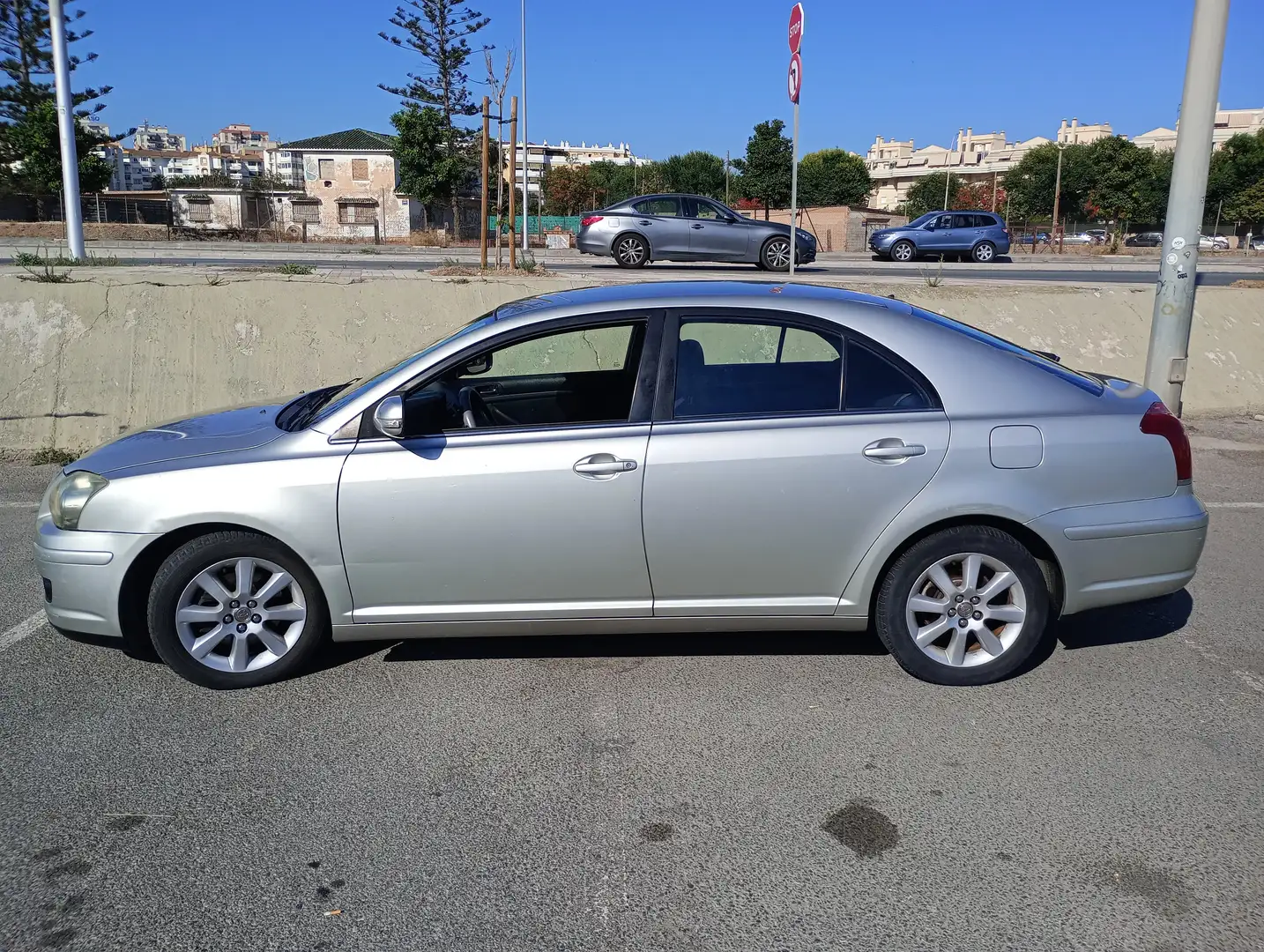 Toyota Avensis Avensis Wagon 2.0D-4D Sol Sol Plateado - 1