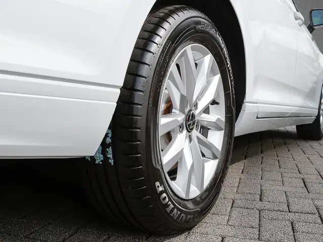 Volkswagen Passat view 7