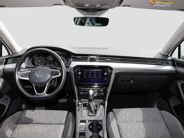 Volkswagen Passat view 14