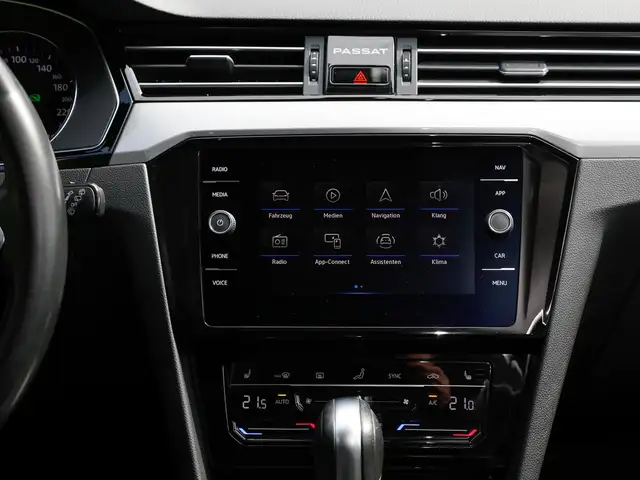 Volkswagen Passat view 13
