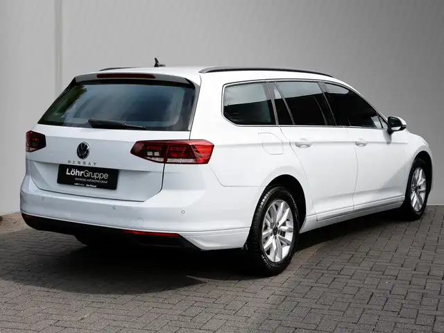 Volkswagen Passat view 6