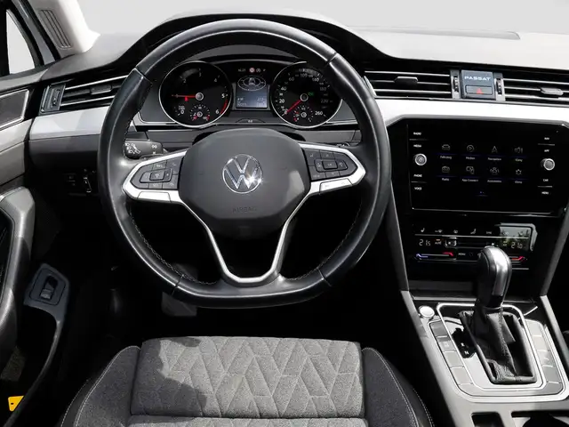 Volkswagen Passat view 15