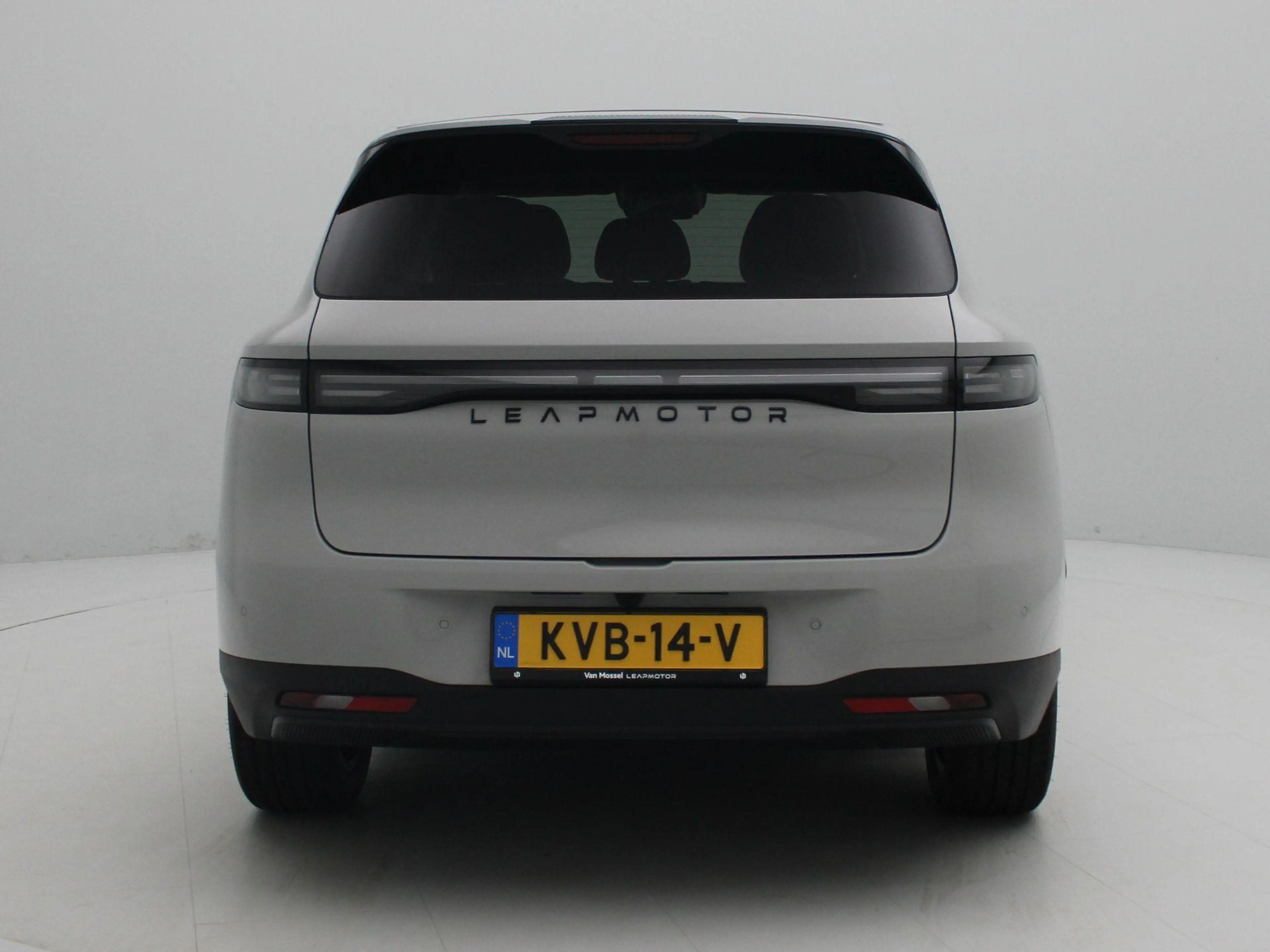 Leapmotor B10 Design Hybrid EV 18.8 kWh | DEMO SALE | — photo 5