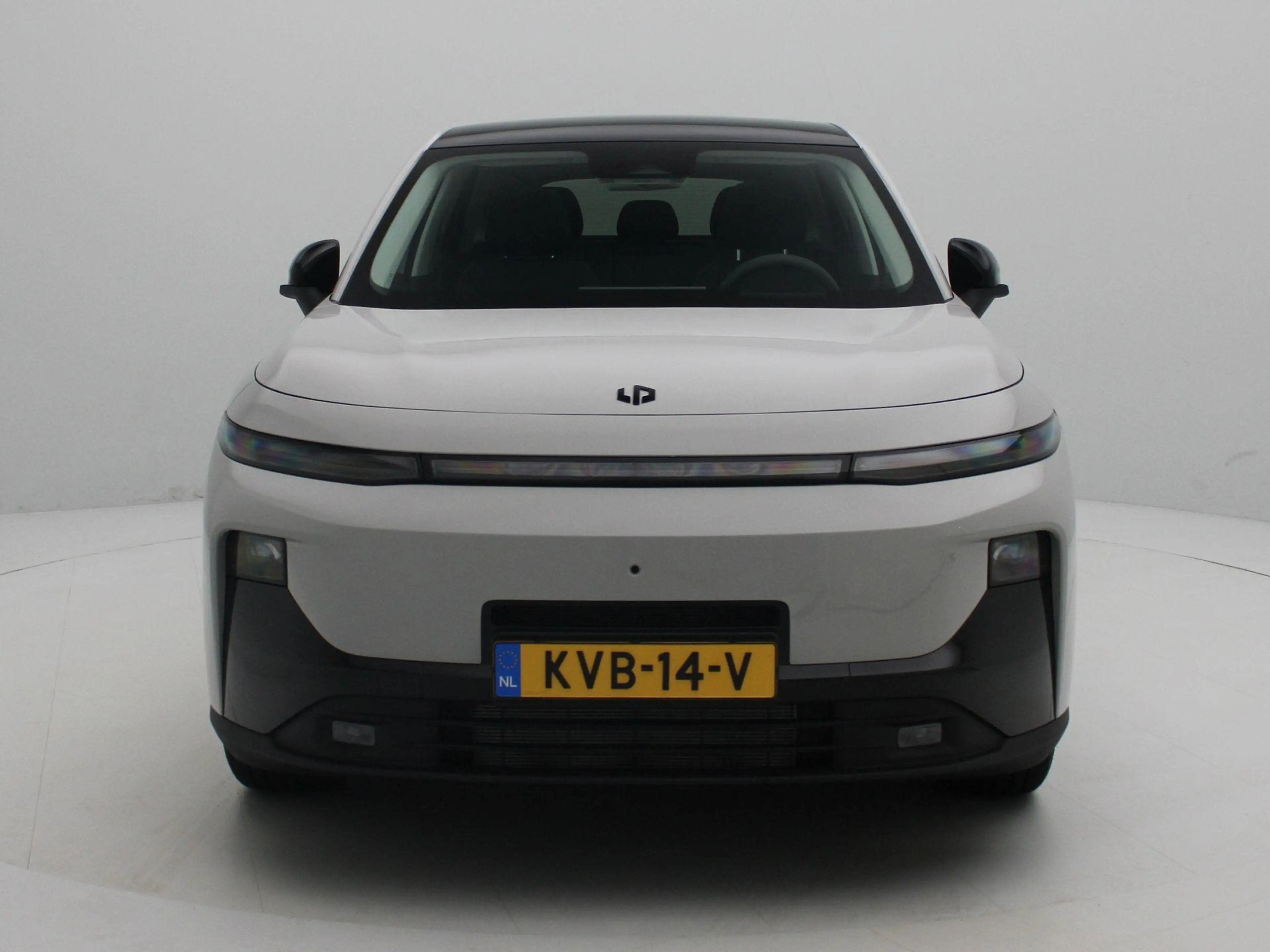 Leapmotor B10 Design Hybrid EV 18.8 kWh | DEMO SALE | — photo 3