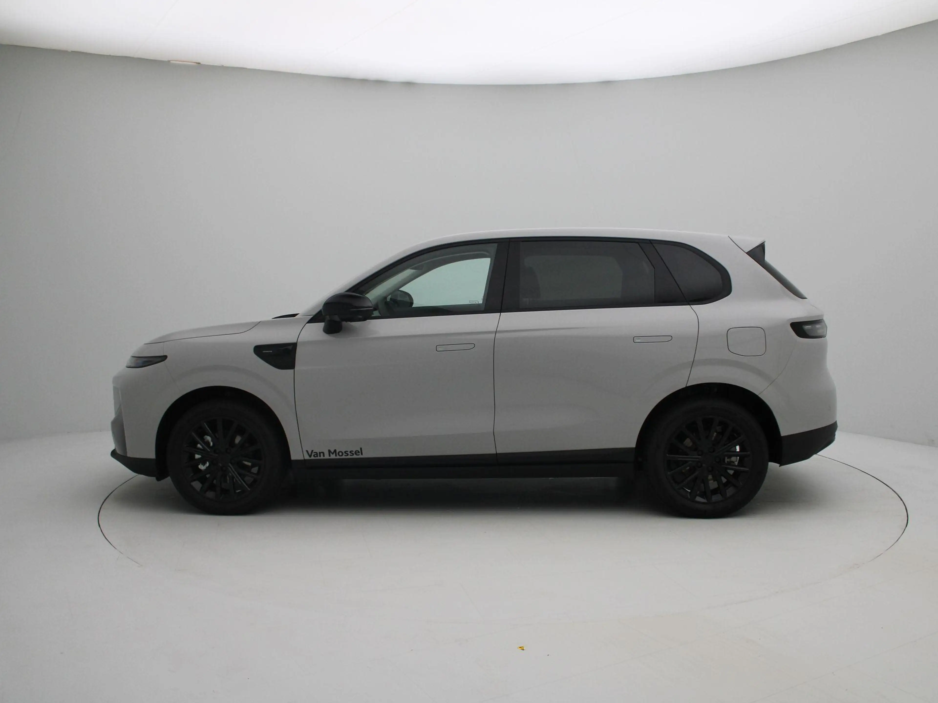 Leapmotor B10 Design Hybrid EV 18.8 kWh | DEMO SALE | — photo 4