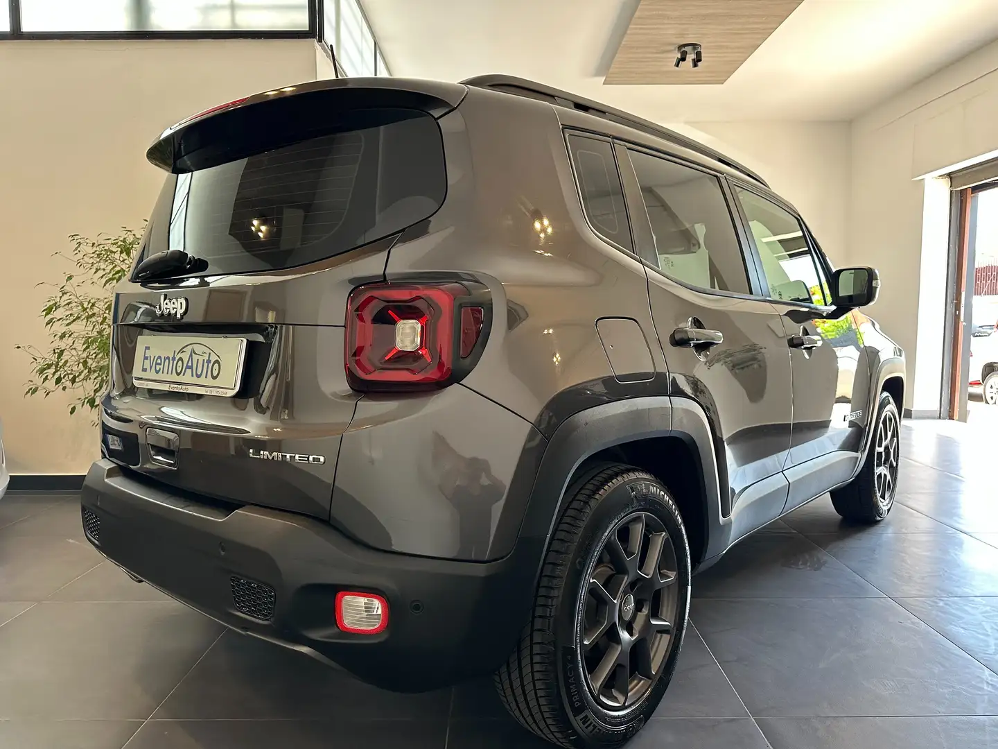 Jeep Renegade Renegade 1.6 mjt Limited 2wd 120cv ddct Grijs - 2