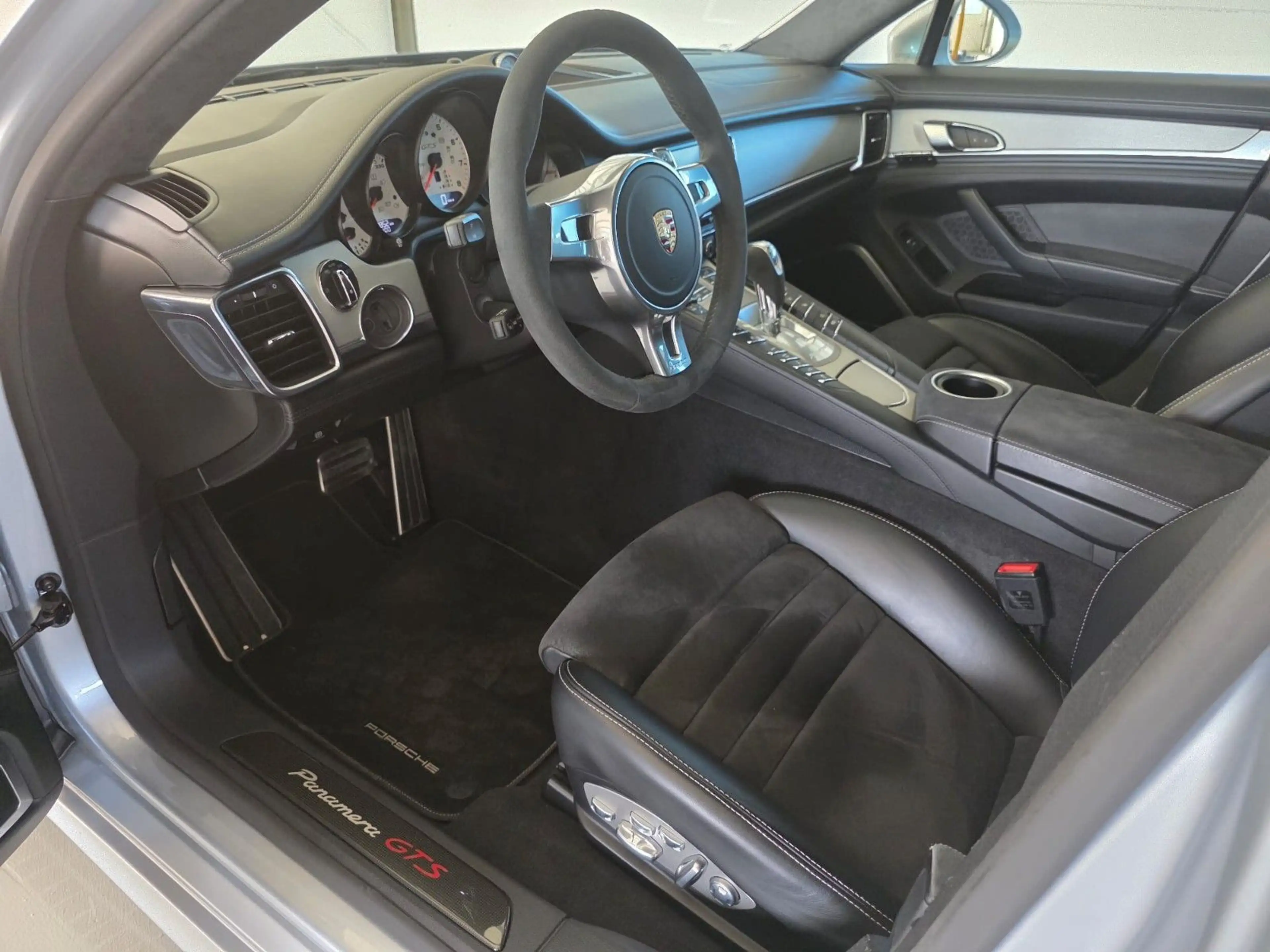 Porsche Panamera GTS — photo 12