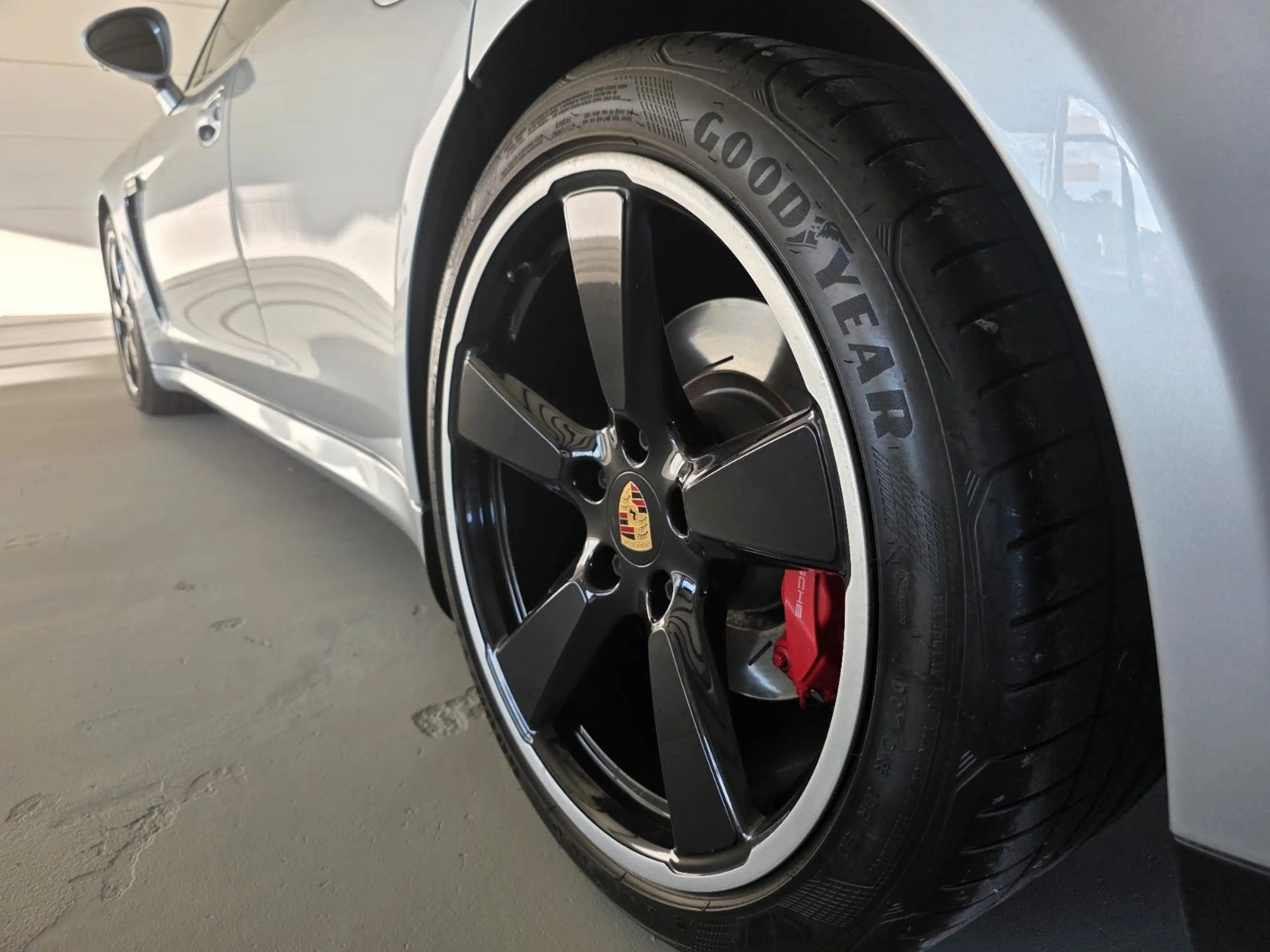 Porsche Panamera GTS — photo 11