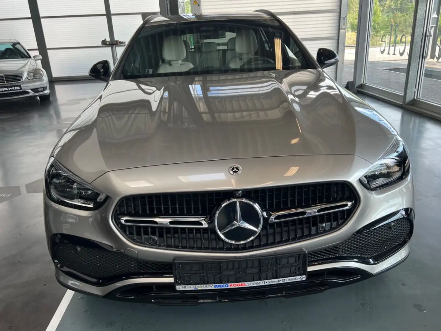 Mercedes-Benz C 220 d 4Matic T All Terrain Silber - 2