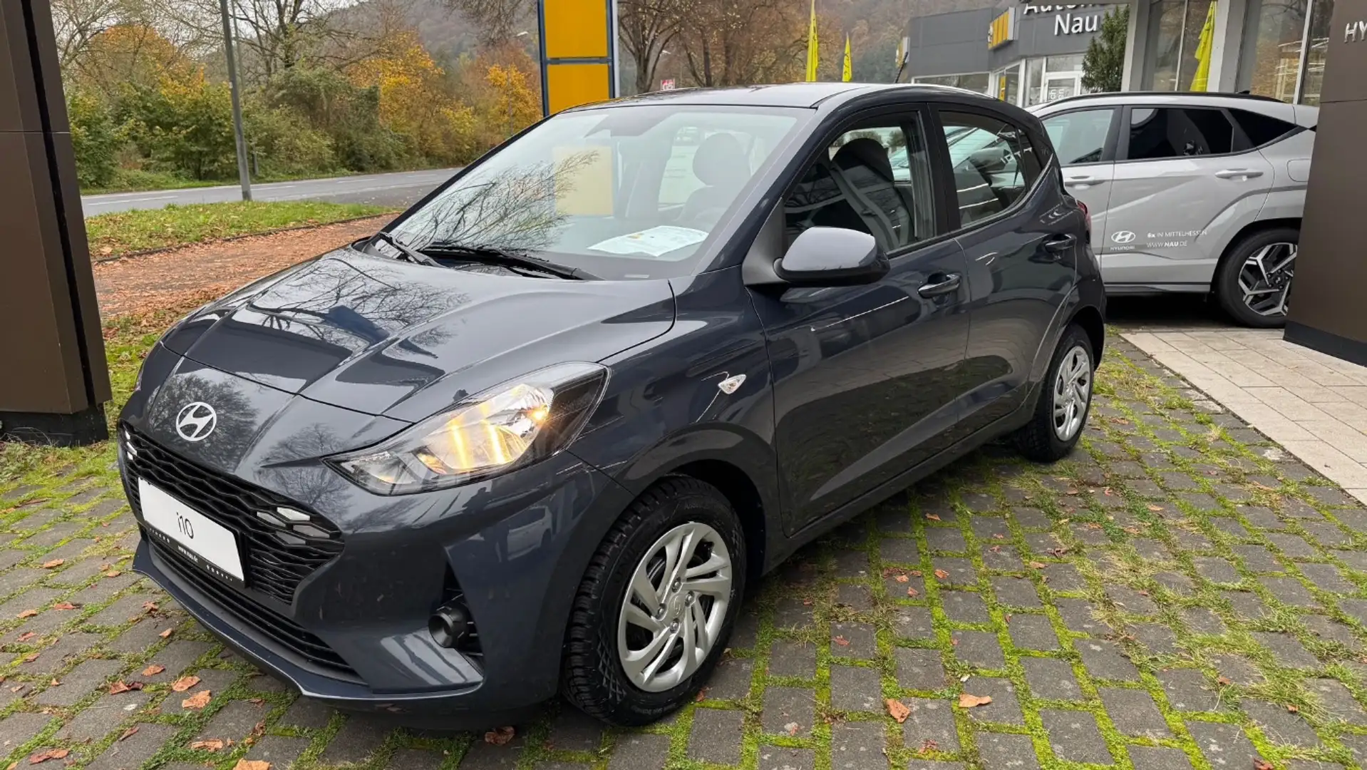 Hyundai i10 1.0 Select Inspektionspaket BigDeal, Navi Grau - 2