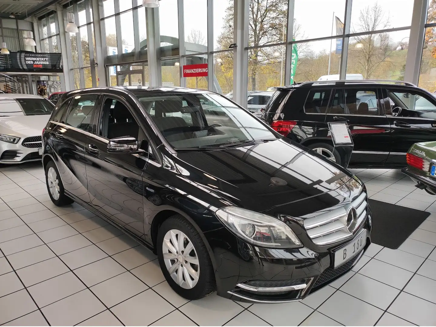 Mercedes-Benz B 180 XENON Parktronik Sitzheizung Schwarz - 1