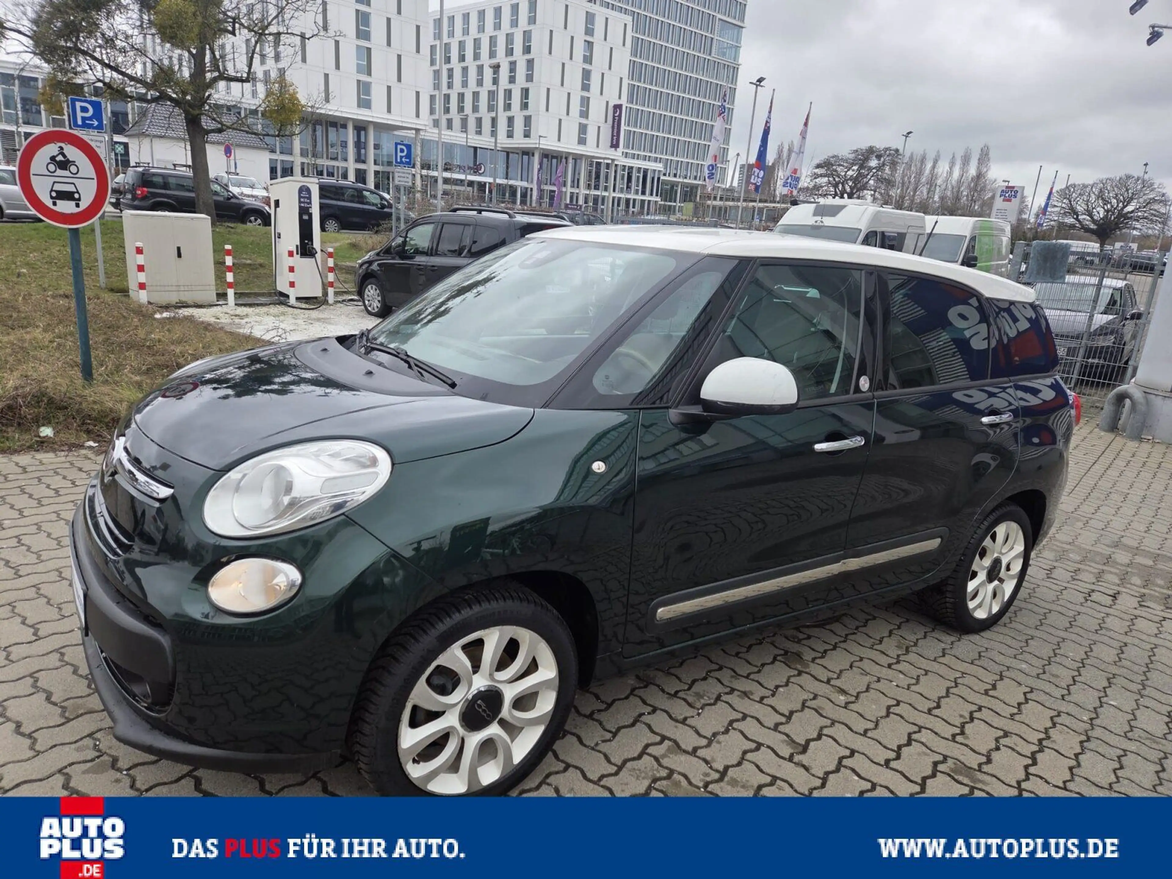 Fiat 500L 0.9 Lounge 7 SITZE+ALLWETTER+NAVI — photo 2