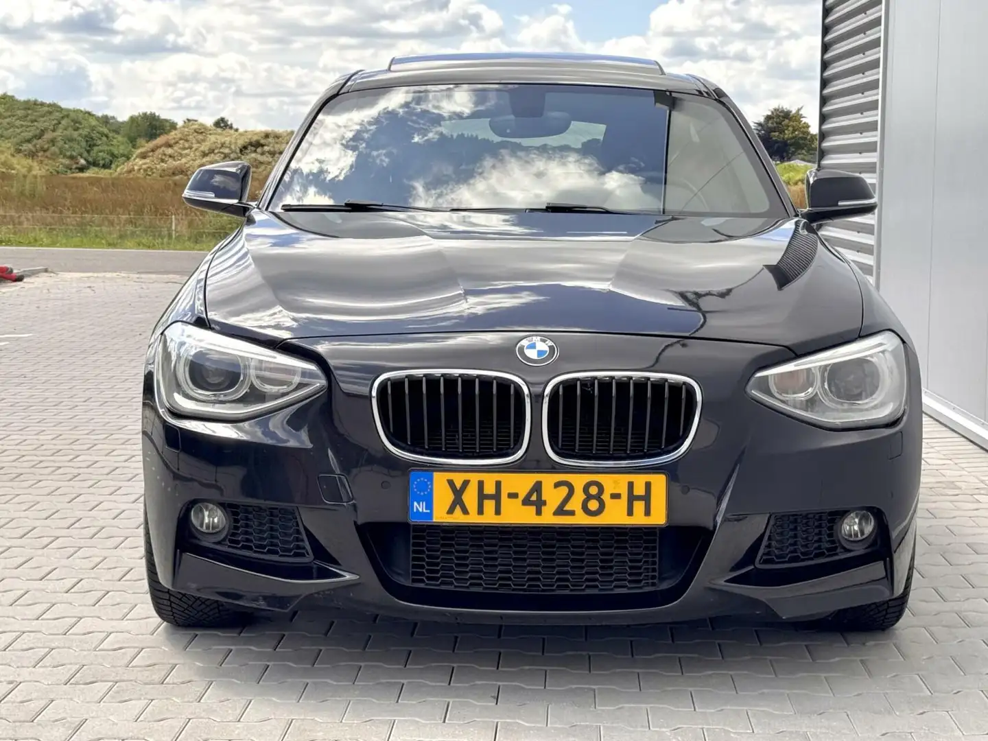 BMW 116 1-serie 116i - M pakket - Xenon - Dakje - Automaat Zwart - 2