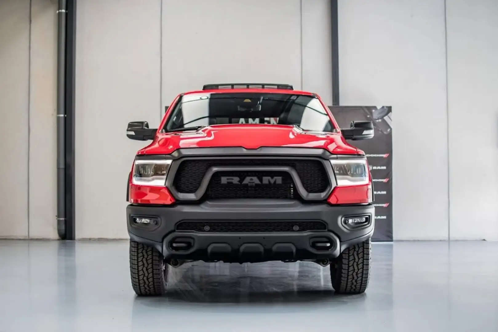 RAM RAM 1500 Rebel Todoterreno  Automático de 5 Puert Rojo - 2