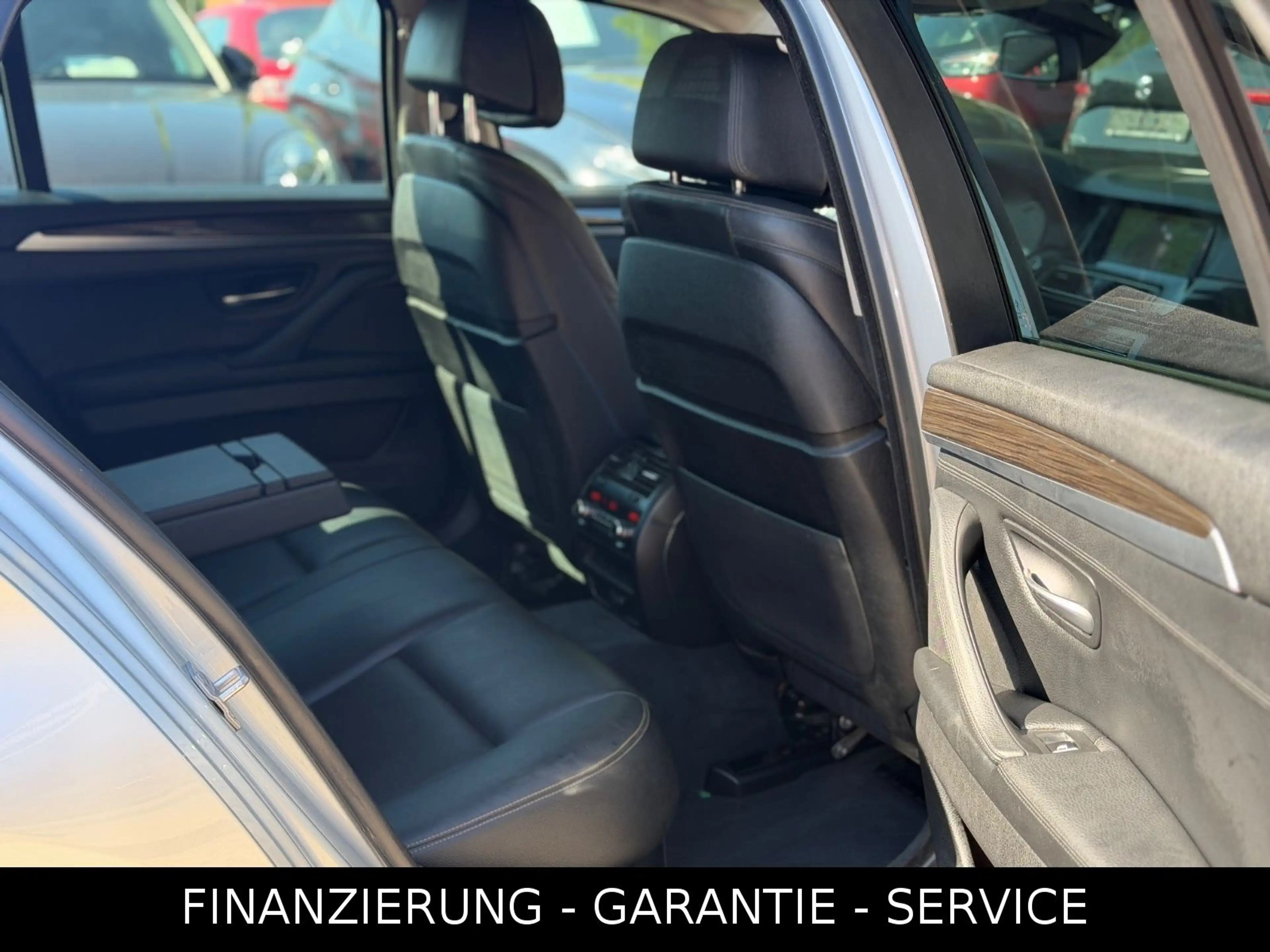BMW 535 KOMBI X-DRIVE LUXURY LINE/NAVI/CAM/AHK/XENON — photo 10