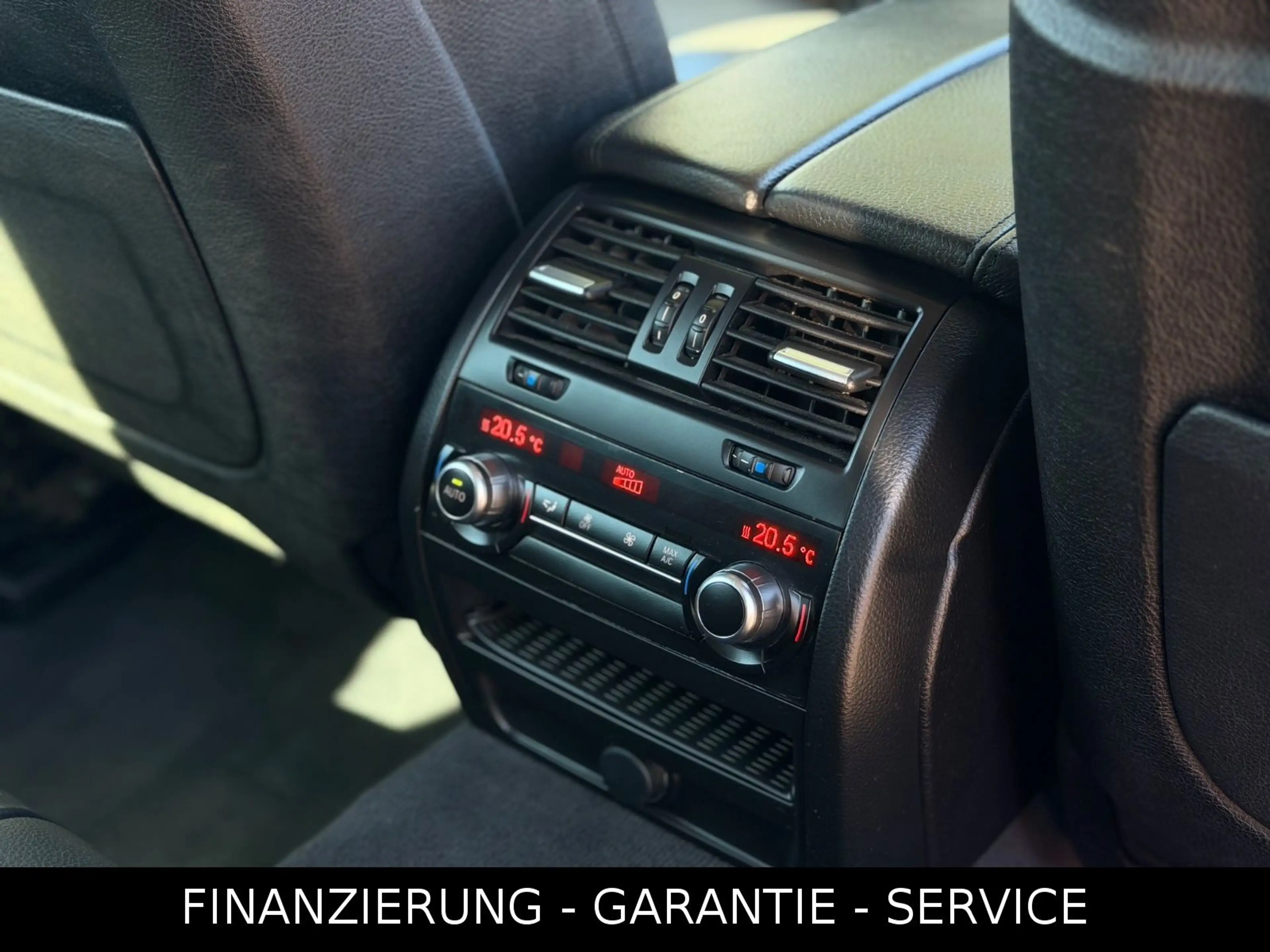 BMW 535 KOMBI X-DRIVE LUXURY LINE/NAVI/CAM/AHK/XENON — photo 11