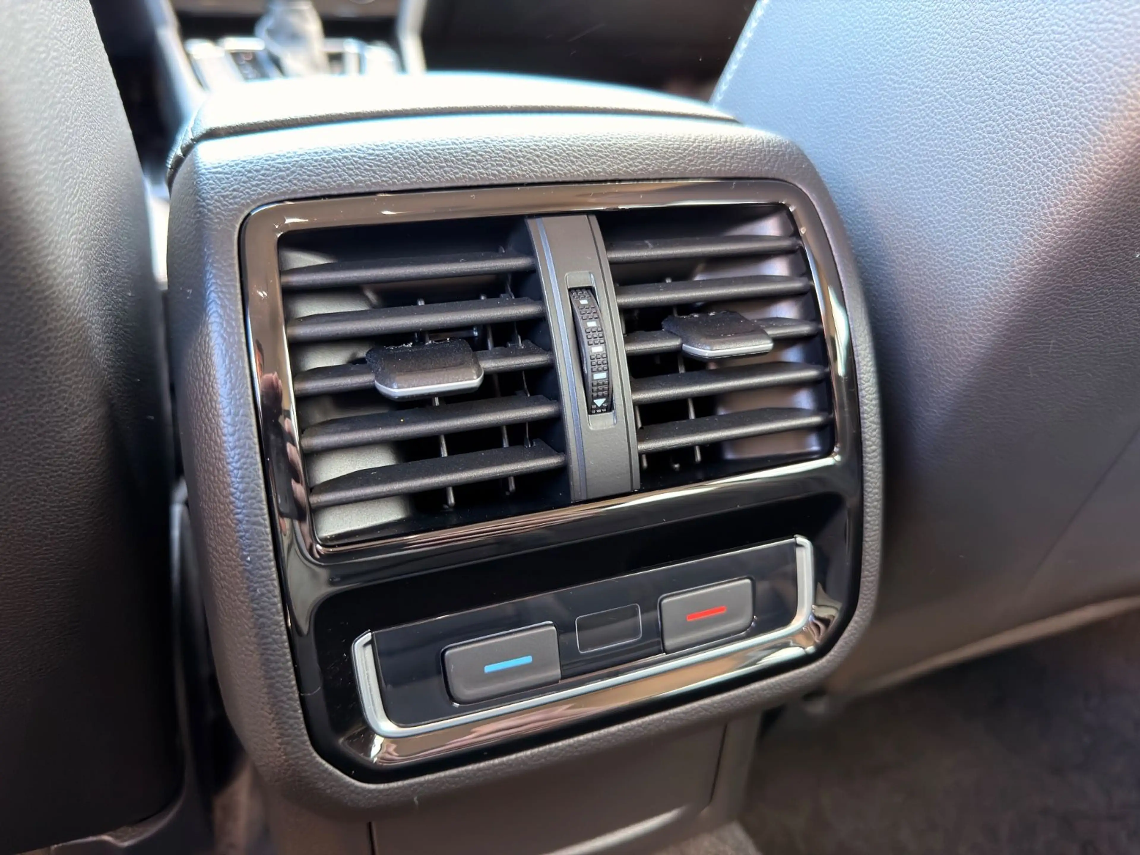 Volkswagen Passat Alltrack 2.0 TDI DSG NAVI LED Kamera — photo 16