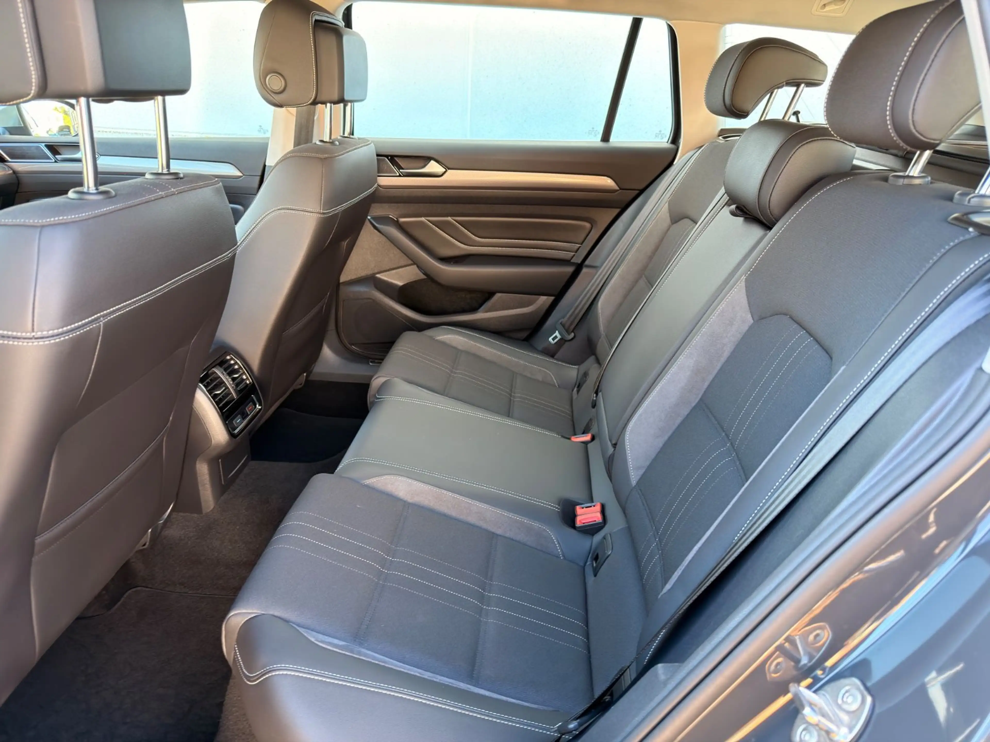 Volkswagen Passat Alltrack 2.0 TDI DSG NAVI LED Kamera — photo 15
