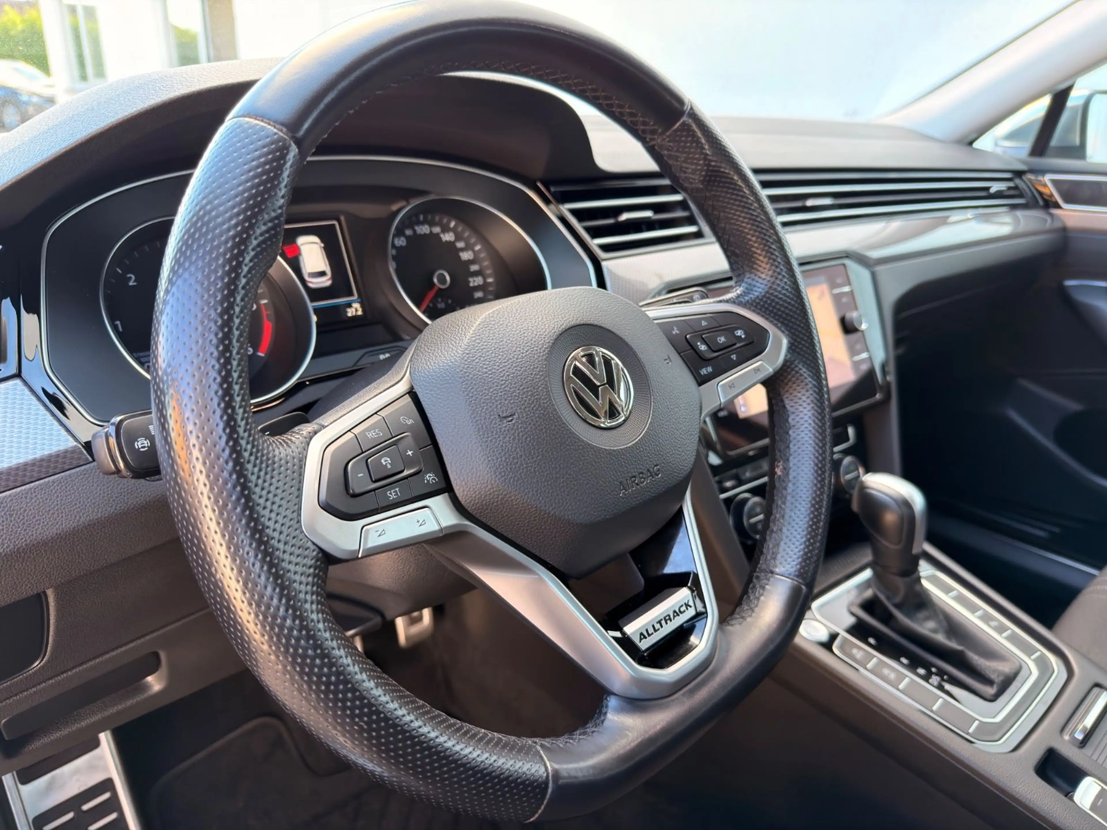 Volkswagen Passat Alltrack 2.0 TDI DSG NAVI LED Kamera — photo 25