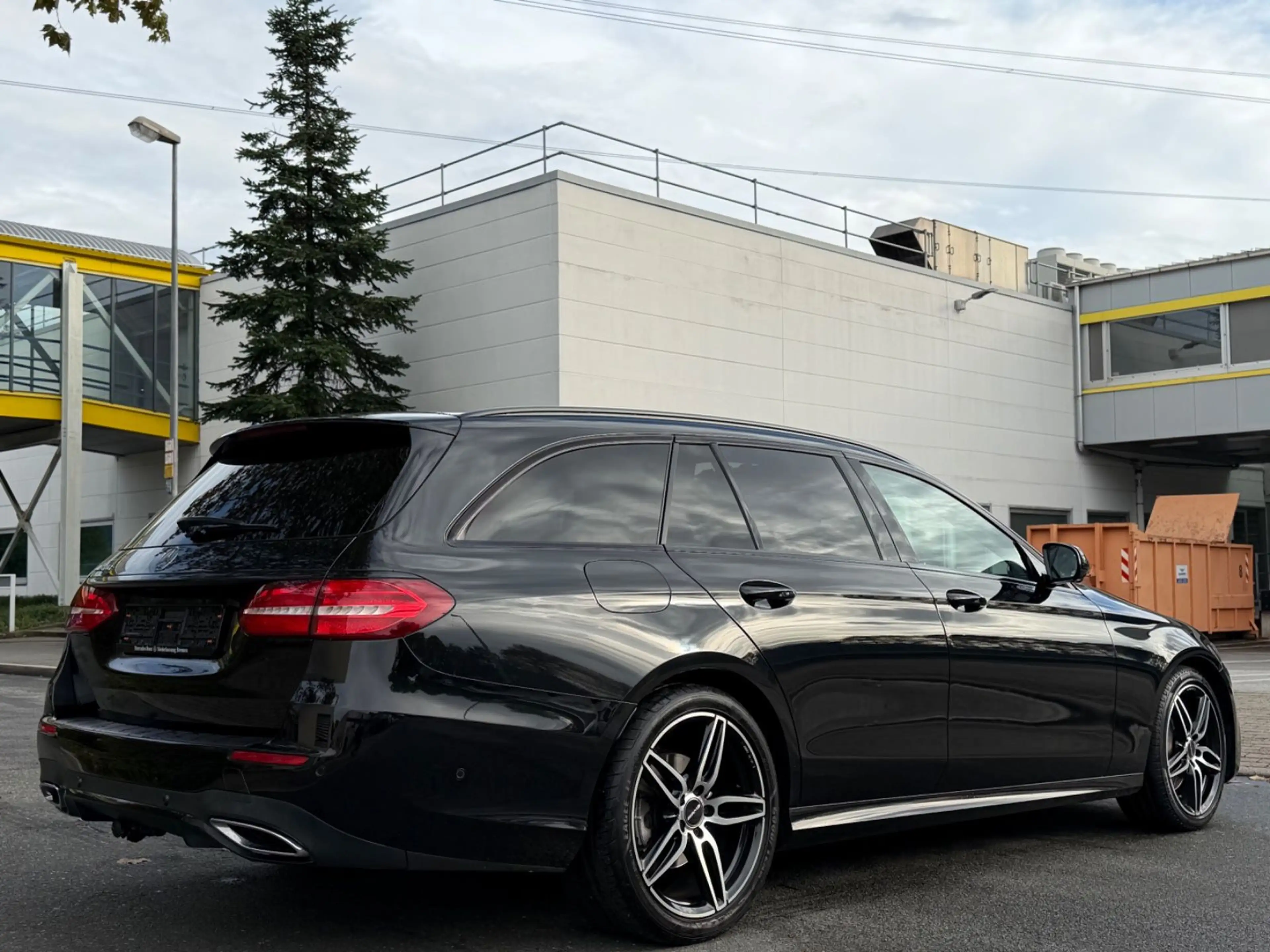 Mercedes-Benz E 220 T-Modell *AMG-LINE*MEMORY*BURMASTER*NIGHT* — photo 10