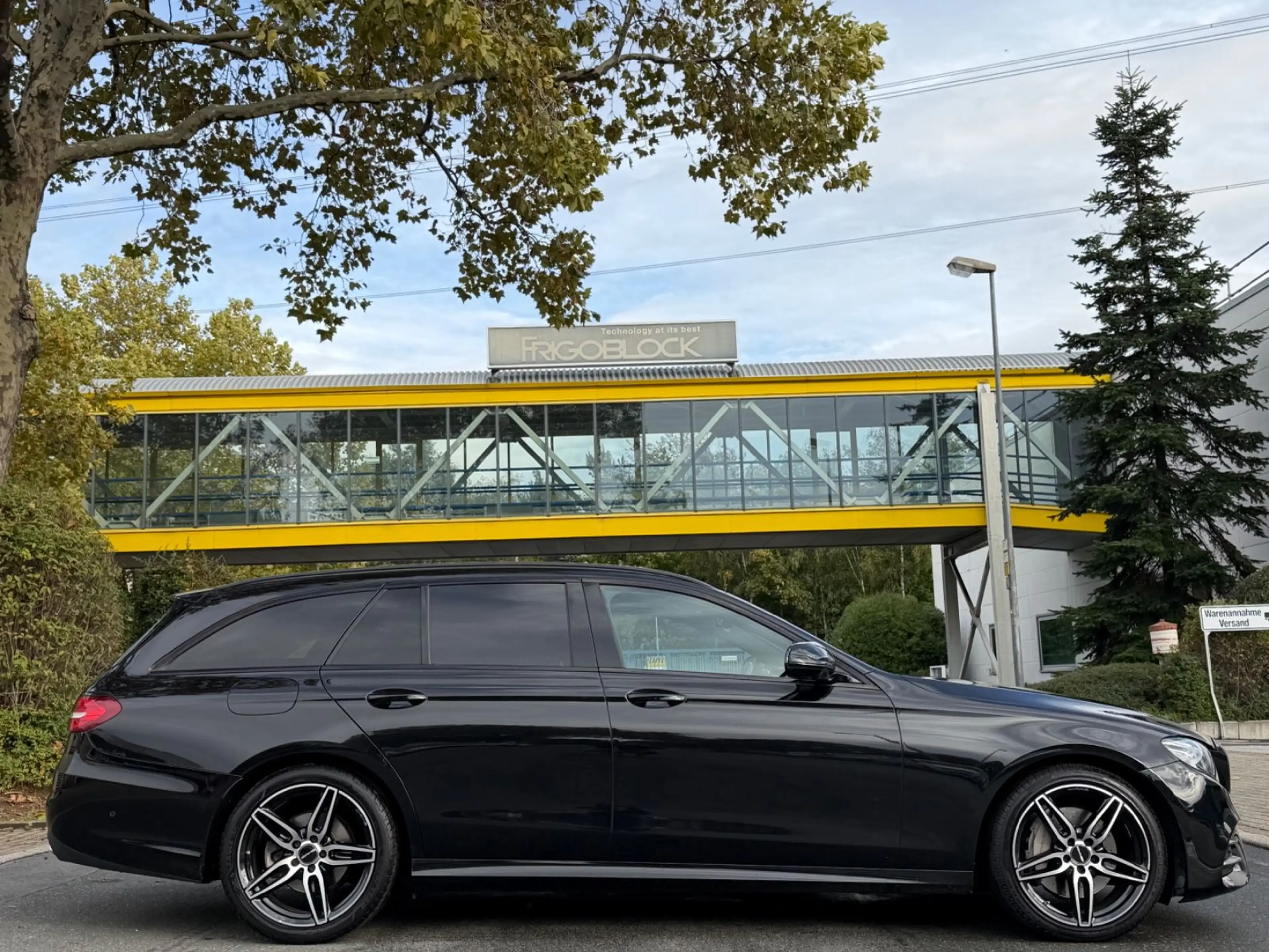 Mercedes-Benz E 220 T-Modell *AMG-LINE*MEMORY*BURMASTER*NIGHT* — photo 9