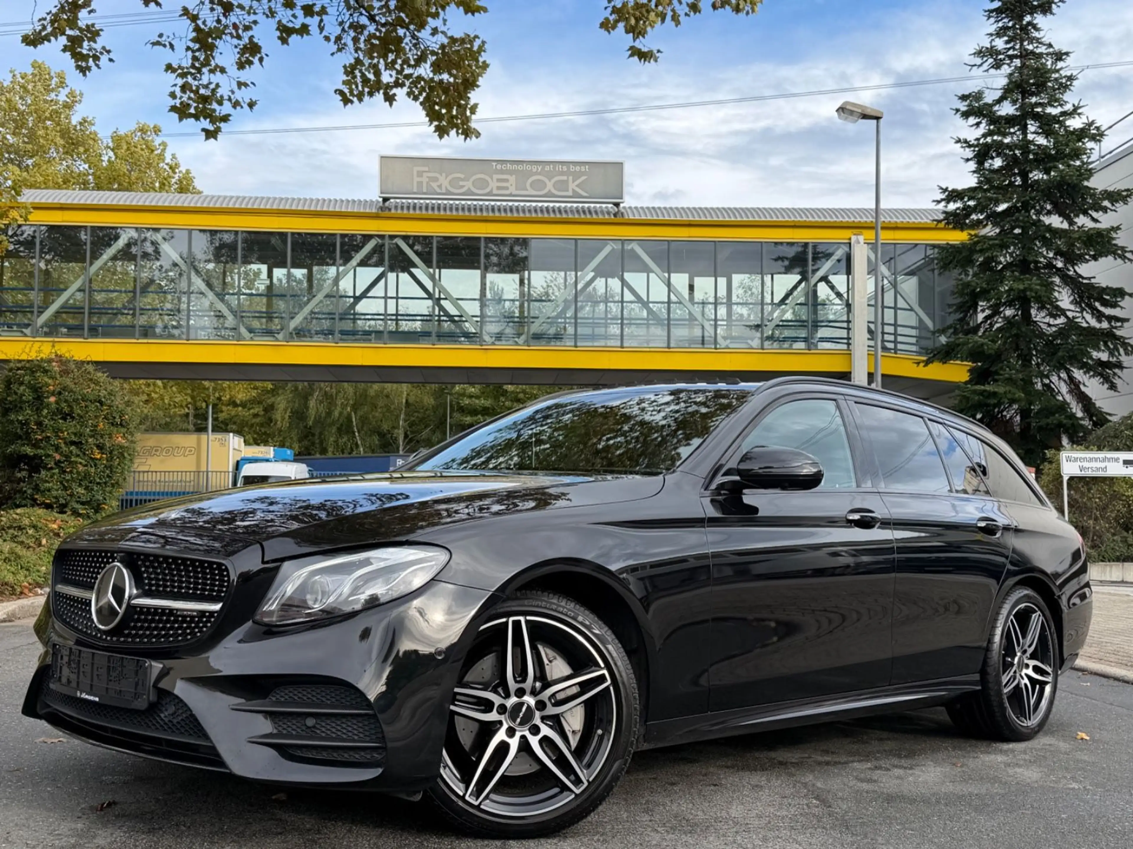 Mercedes-Benz E 220 T-Modell *AMG-LINE*MEMORY*BURMASTER*NIGHT*