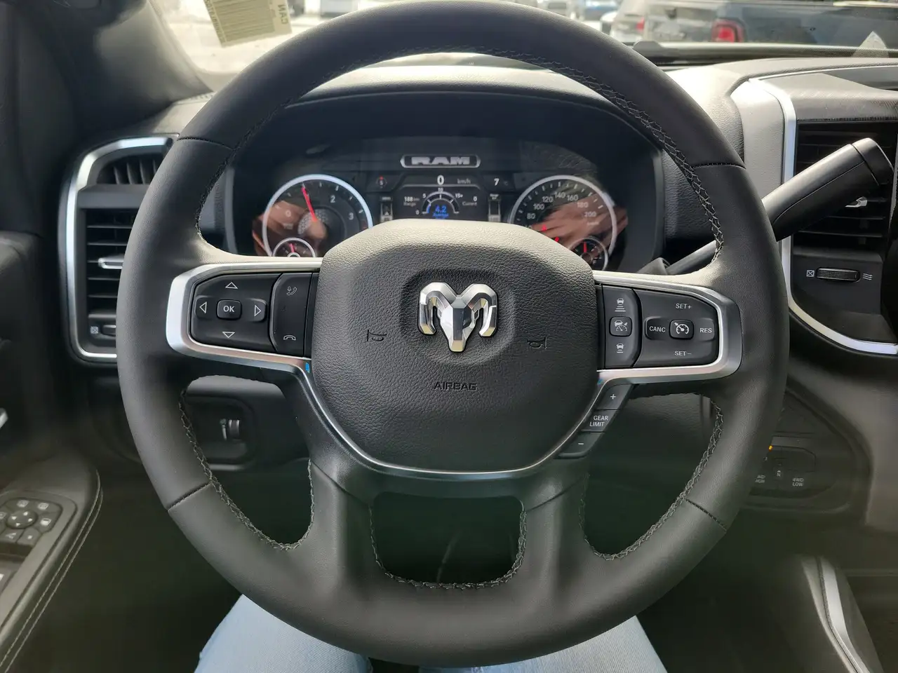 RAM 3500 снимка RAM 3500