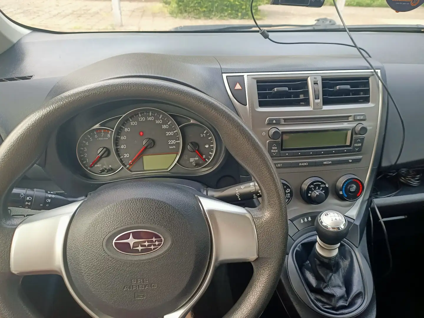 Subaru Trezia Luxury Silber - 2