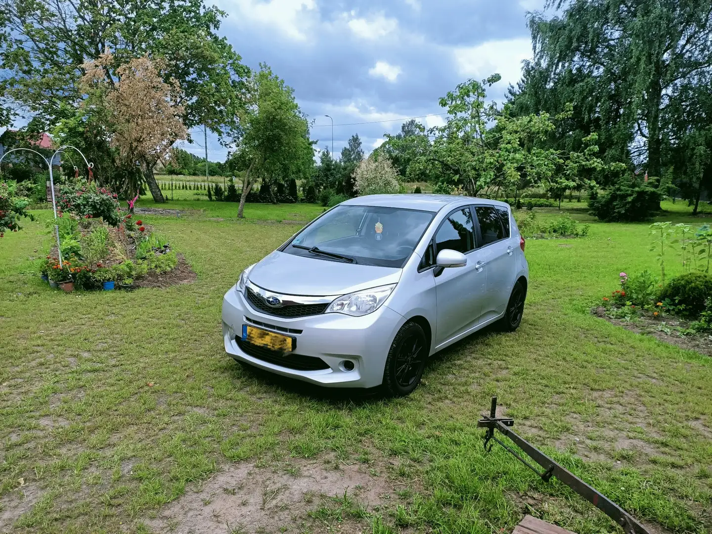 Subaru Trezia Luxury Silver - 1