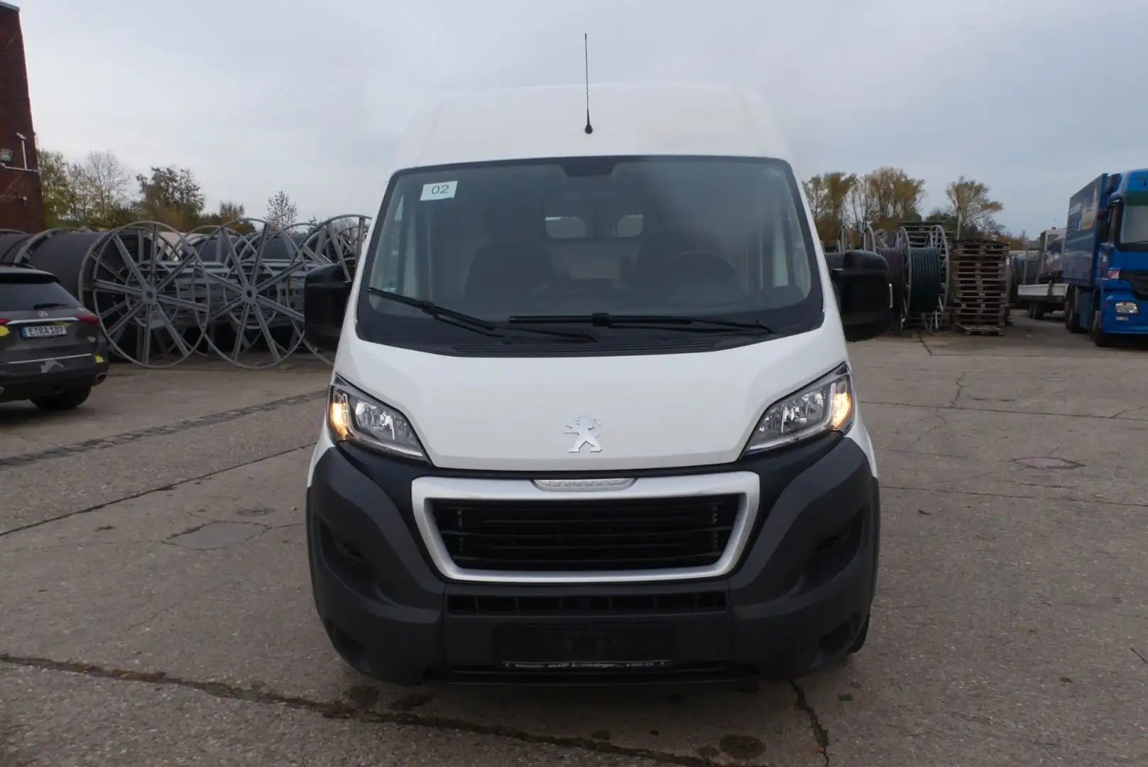 Peugeot Boxer 2.2 L2H2 Komfort*AHK*Kamera*2xAirbag*1Hand Blanc - 2