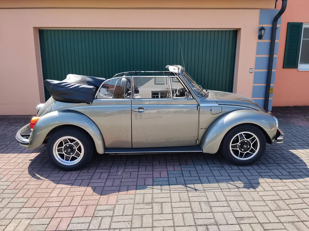 Volkswagen Käfer Cabrio 1303, foto 2