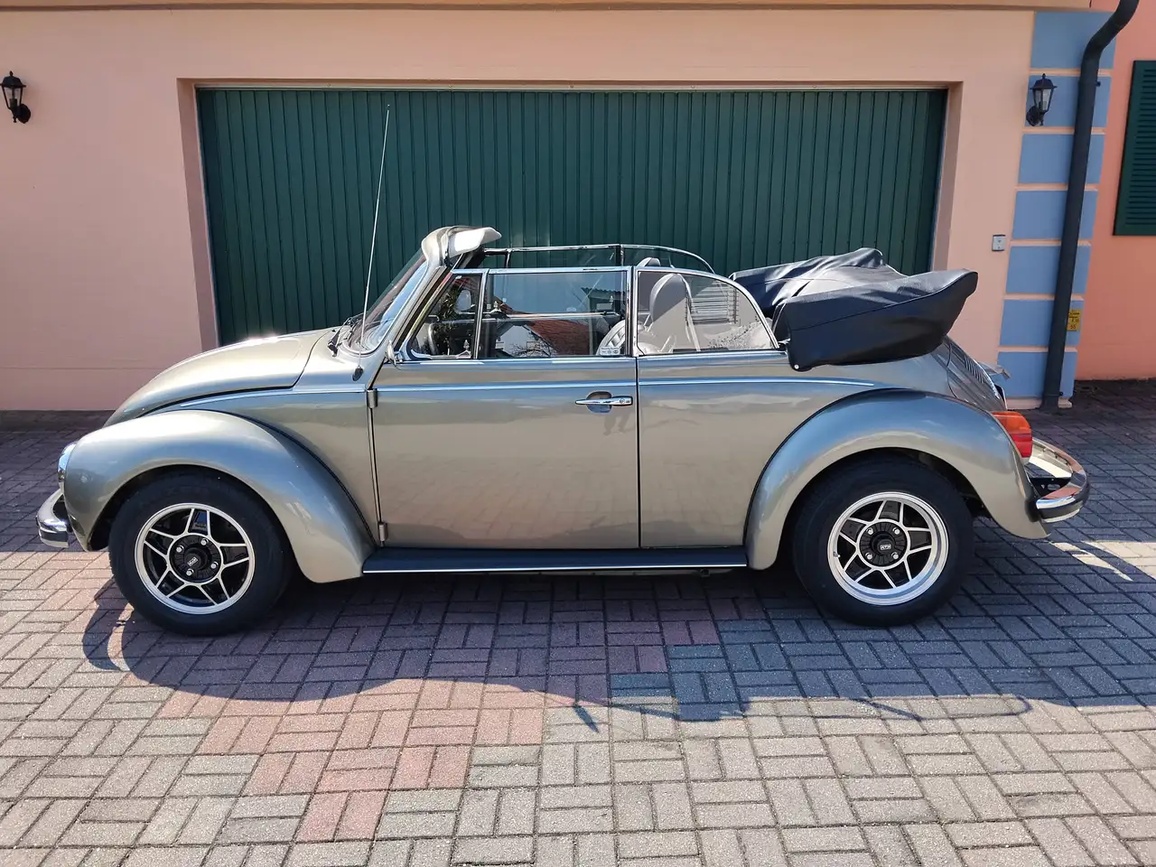 Volkswagen Käfer Cabrio 1303, foto 1
