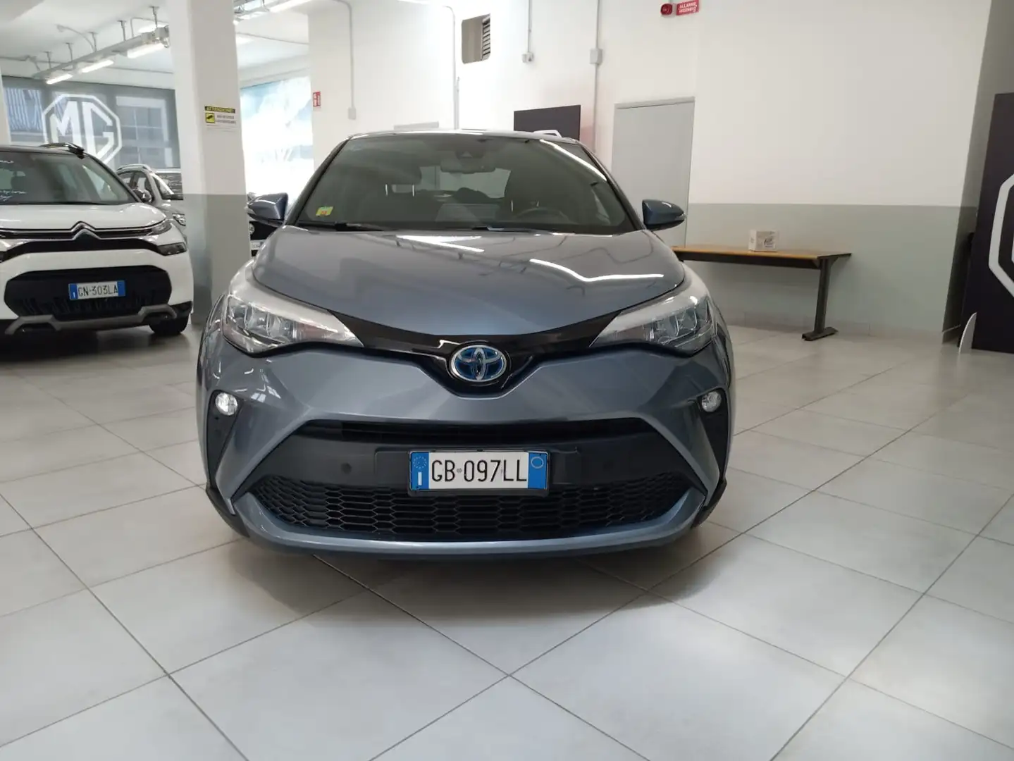 Toyota C-HR I 2020 - C-HR 1.8h Trend e-cvt Grigio - 2
