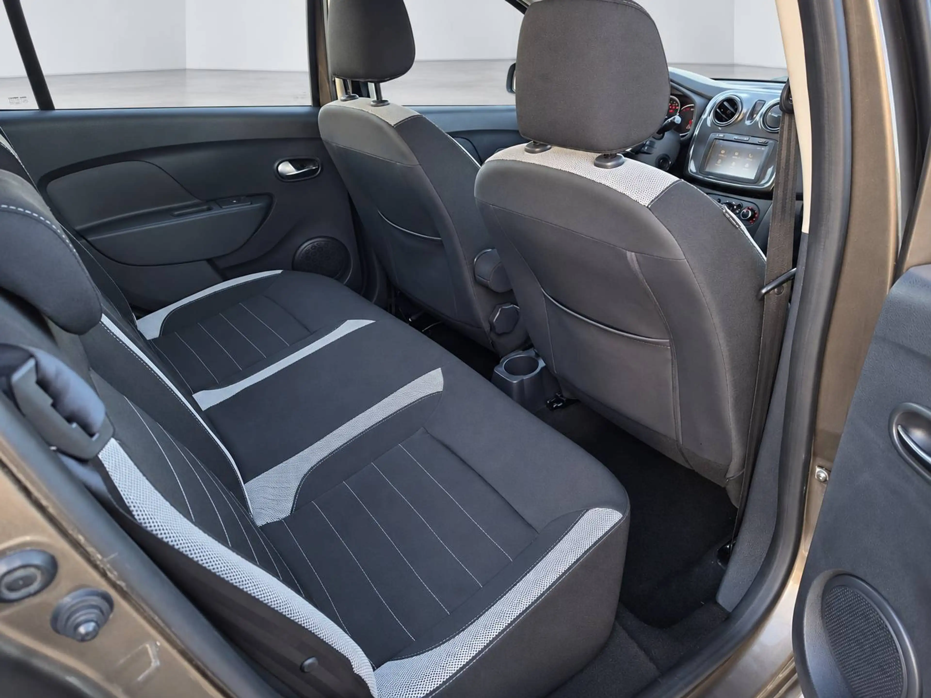 Dacia Sandero Stepway Prestige — photo 13