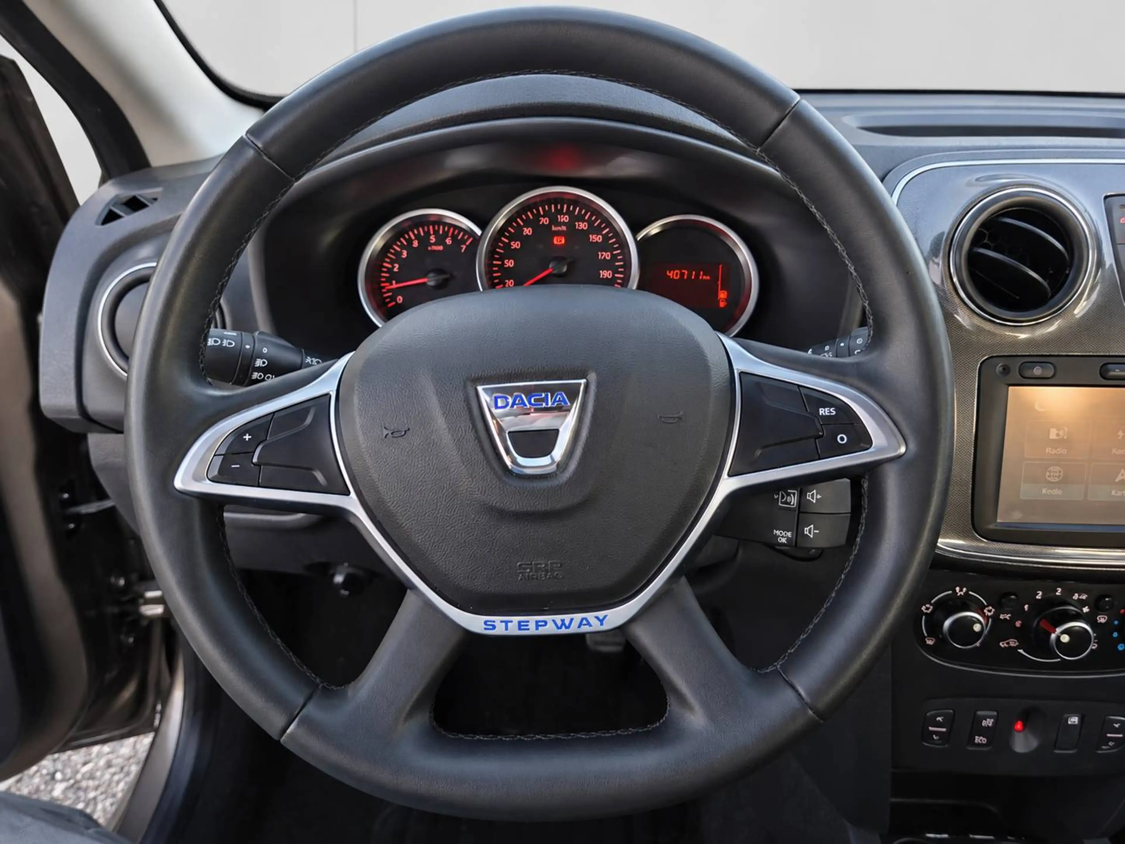 Dacia Sandero Stepway Prestige — photo 15