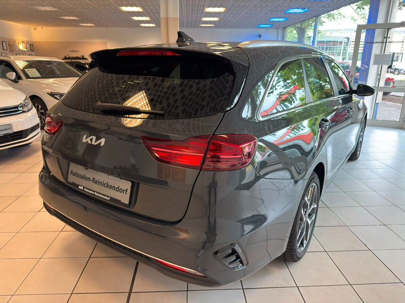 Kia Ceed SW / cee'd SW Ceed Sportswagon Ultimate*LED*KAMERA*NAVI*SHZ* — photo 6