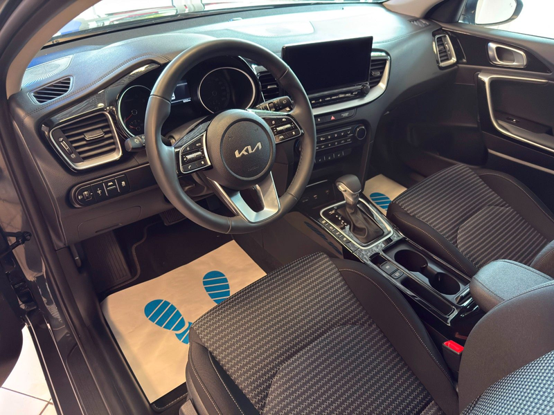 Kia Ceed SW / cee'd SW Ceed Sportswagon Ultimate*LED*KAMERA*NAVI*SHZ* — photo 11