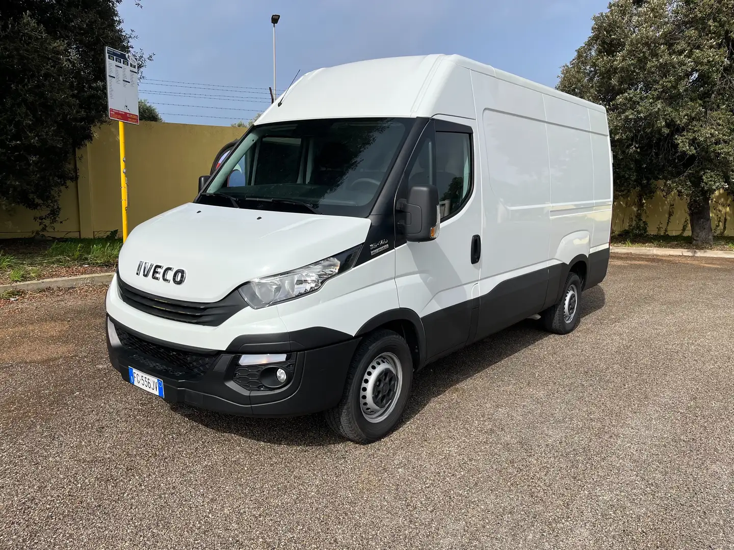 Iveco Daily 35-140 Cambio Automatico Soli 70000 KM Weiß - 2