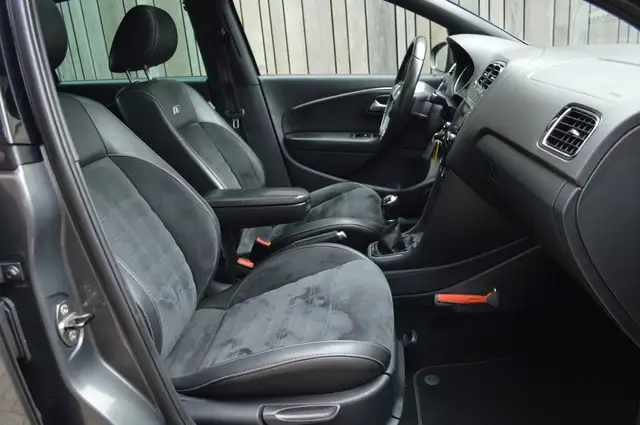 Volkswagen Polo view 10