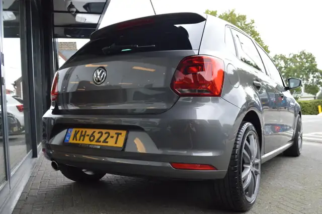 Volkswagen Polo view 6