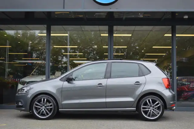 Volkswagen Polo view 8