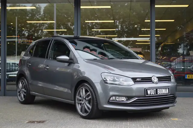 Volkswagen Polo view 3